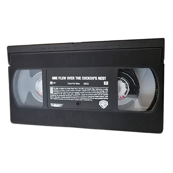 One Flew Over the Cuckoo's Nest VHS - Picture 3 of 4